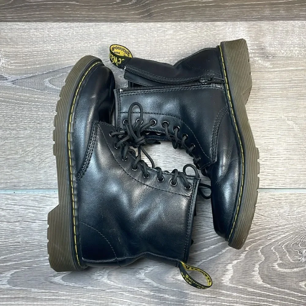Dr Martens Delaney Little Girl Sz 2 Black Leather 8-Eye Lace Up Zip Combat Boots